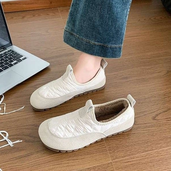 Sieviešu ziemas iekšējās čības ar mākslīgu kažokādu un gumijas zoli, zems augšdaļa