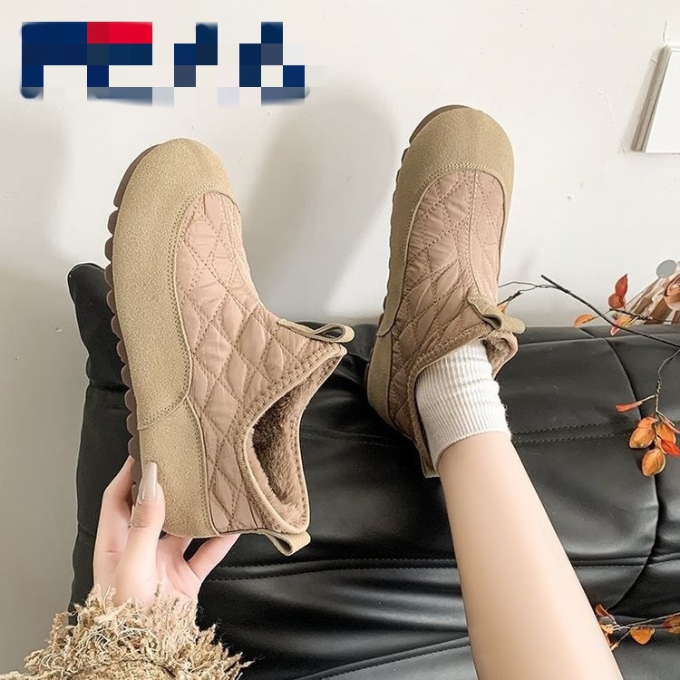 Sieviešu ziemas iekšējās čības ar mākslīgu kažokādu un gumijas zoli, zems augšdaļa