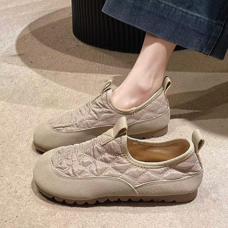 Sieviešu ziemas iekšējās čības ar mākslīgu kažokādu un gumijas zoli, zems augšdaļa