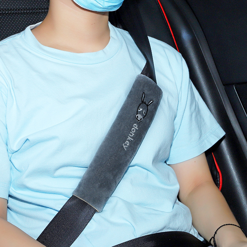 Auto turvarihma õla kaitse armsate loomade kujundusega, pikendatud plüüs sisekujunduseks