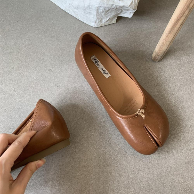 Sieviešu kurpes ar dalītu pirkstu un bieza zole, virsdaļa no super fibra, PU iekšējā odere, 3-5 cm papēdis