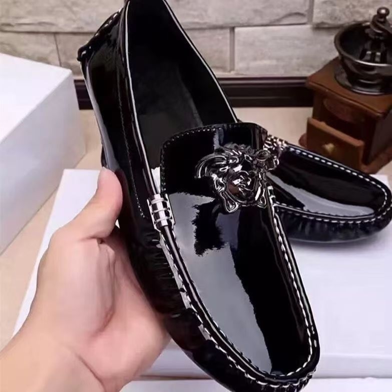 Loafers od kože prvoklase kvalitete, gornji dio od kože, okrugli vrh, gumeni potplat, injekcijski oblikovan potplat, prozračni i protuklizni