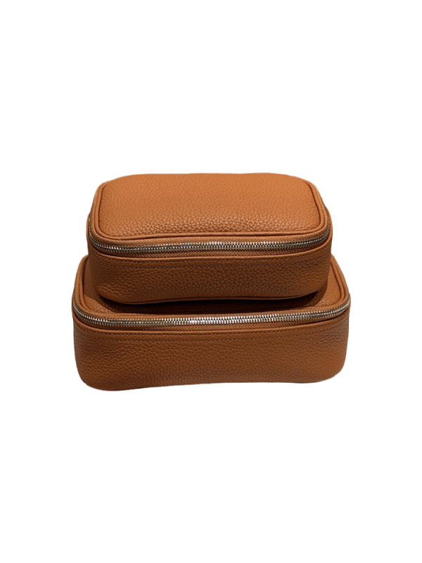 Кожена козметична чанта за пътуване — първи слой телешка кожа, подплата найлон, минималистичен лукс