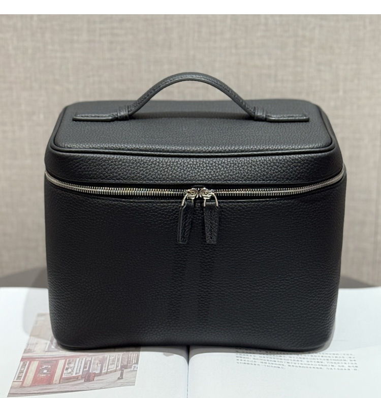 Козметична чанта от кожа от първи слой, портативен несесер за пътуване, стил урбан минимализъм, подплата от плат, едноцветен модел