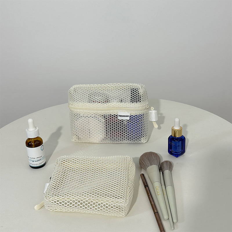 Kosmētikas soma no sietiņa, kubveida forma, viegla, liela ietilpība, modelis D072