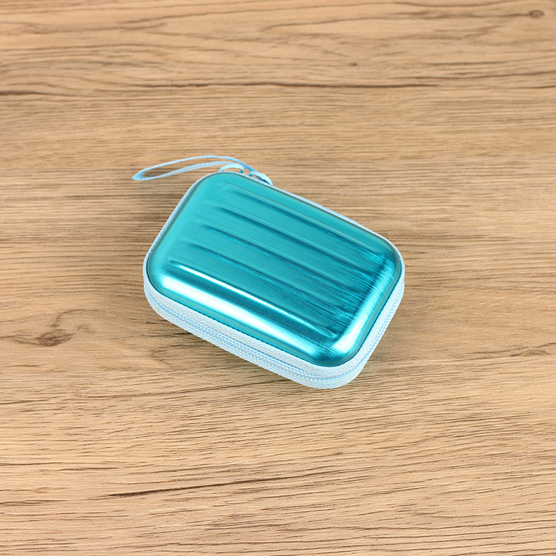 Kosmētikas soma ēterisko eļļu uzglabāšanai, no tinplate materiāla, daudzfunkcionāla, paredzēta kosmētikai, mūsdienīgs minimālisma stils