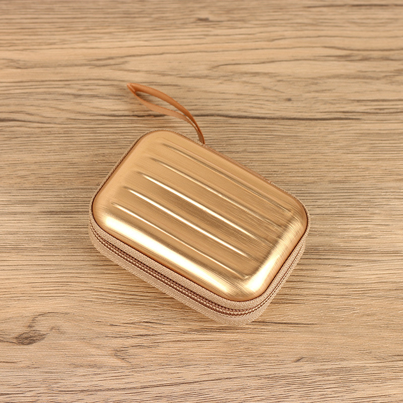 Kosmētikas soma ēterisko eļļu uzglabāšanai, no tinplate materiāla, daudzfunkcionāla, paredzēta kosmētikai, mūsdienīgs minimālisma stils