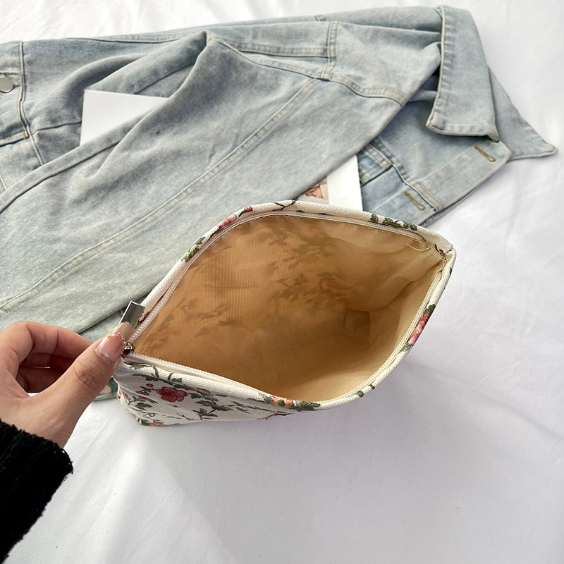Козметична чанта с ретро флорален дизайн, клъч-стил, градска простота, текстилна външна част и подплата полиестер