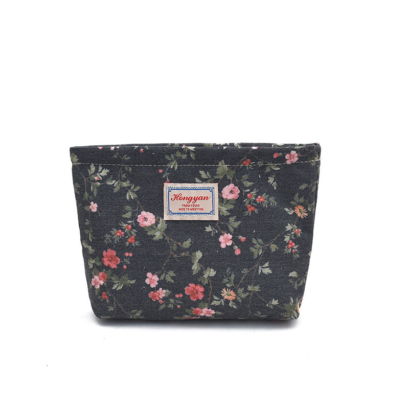 Козметична чанта с ретро флорален дизайн, клъч-стил, градска простота, текстилна външна част и подплата полиестер