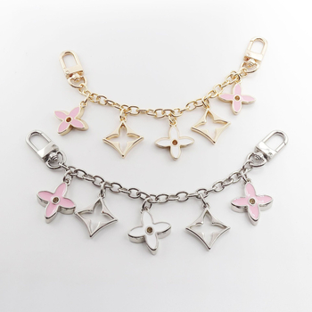 Ιμάντας τσάντας με κρεμαστό τετράφυλλο φύλλο, μεταλλική κατασκευή, επεκτεινόμενη αλυσίδα, μεταλλικά εξαρτήματα