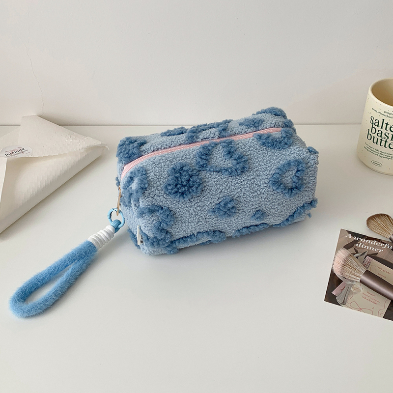 Плюшена чанта за козметика със цип, сърцевиден дизайн, подплата от полиестер, подходяща за съхранение, за жени, за пътуване