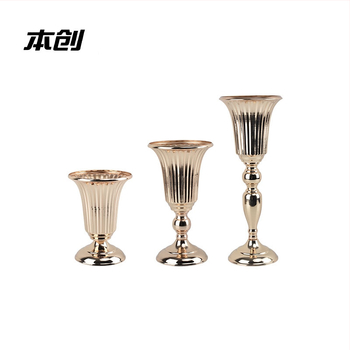 Dzelzs puķu vāzes kāzām un telpu dekorācijai — Benchon; materiāls: dzelzs; stils: 788561635; kategorija: telpas izkārtojuma elementi