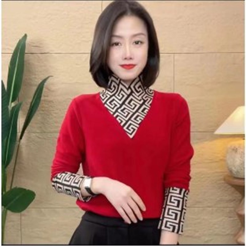 Оверсайз плетен пуловер с V-образно деколте, гладка тъкан, стил кралска сестра, зима 2024