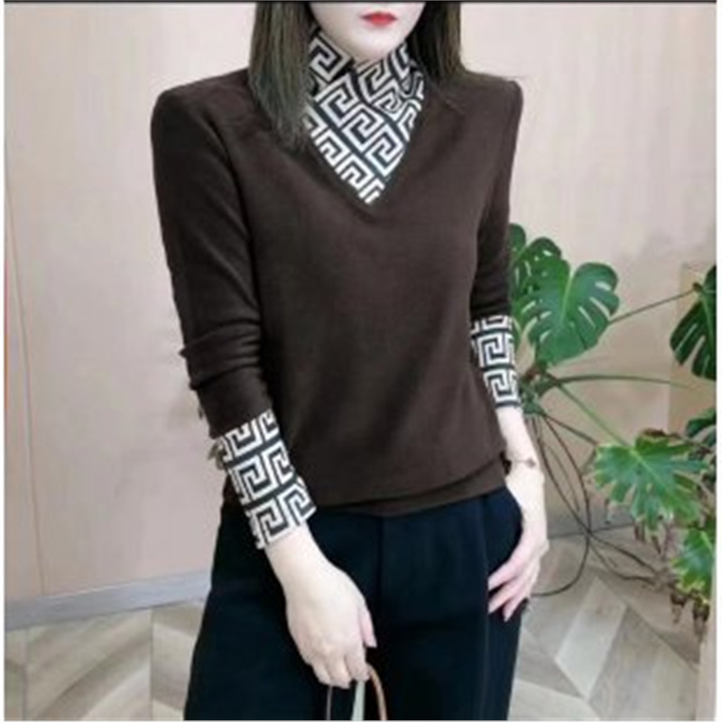 Оверсайз плетен пуловер с V-образно деколте, гладка тъкан, стил кралска сестра, зима 2024