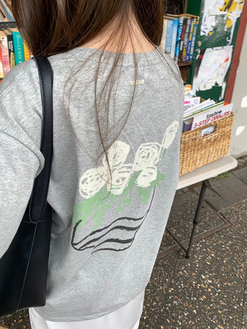 Тениска от памук с флорална щампа, къс ръкав, кръгло деколте, свободна кройка