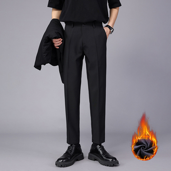 Fleece-béléssel ellátott férfi nadrág, egyenes szabás, középmagas derék, cipzár, poliészter-elasztán keverék