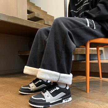 Férfi fleece-béléssel ellátott tréner nadrág bambuszrostból, vastag bélés, elasztikus derék, szabás egyenestől széles lábszárig, zseb részlet