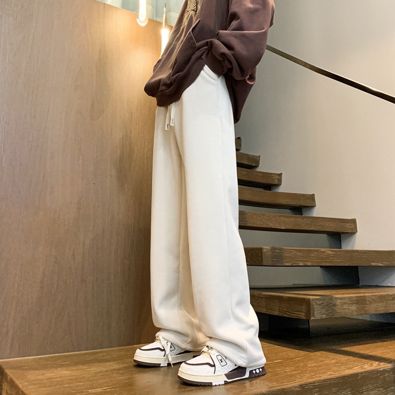 Férfi fleece-béléssel ellátott tréner nadrág bambuszrostból, vastag bélés, elasztikus derék, szabás egyenestől széles lábszárig, zseb részlet