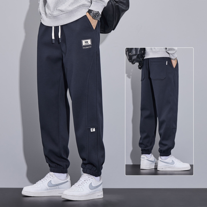 Férfi mindennapi nadrág, laza szabás, középső derék, fleece-bélés, poliészter anyag (Téli 2025)