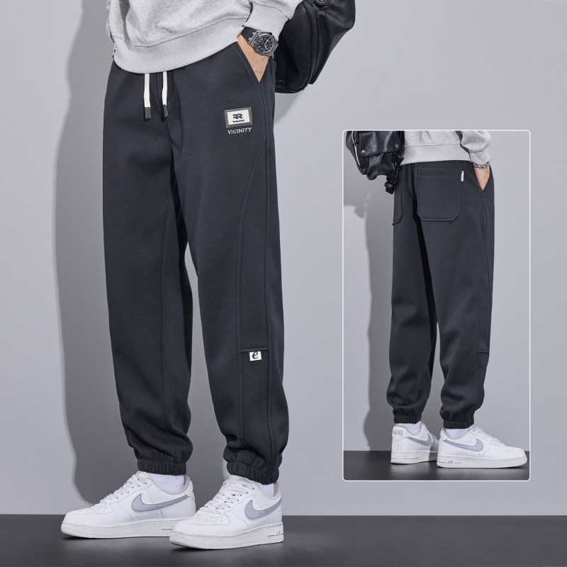 Férfi mindennapi nadrág, laza szabás, középső derék, fleece-bélés, poliészter anyag (Téli 2025)