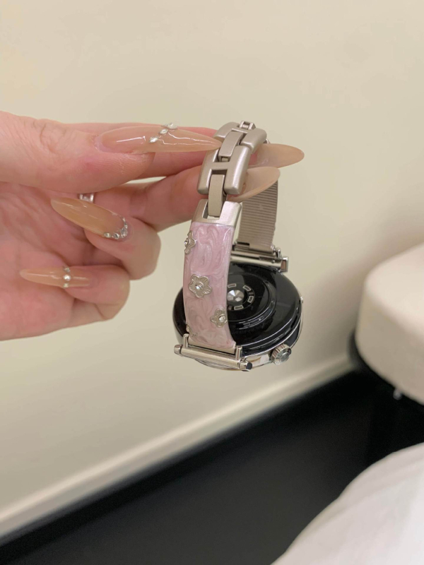 Bratara Flower Diamond Drip pentru Huawei – din aliaj de zinc, închidere buckle, compatibil cu Huawei Watch 8/9/GT5/GT4 și Watch4/3 Pro/Fit3, stil modern.