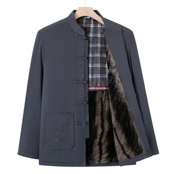 Väline ülerõivas keskealistele ja vanematele: pikkade varrukatega, seisav krae, talvine paks materjal, patch-taskud