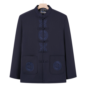 Väline ülerõivas keskealistele ja vanematele: pikkade varrukatega, seisav krae, talvine paks materjal, patch-taskud