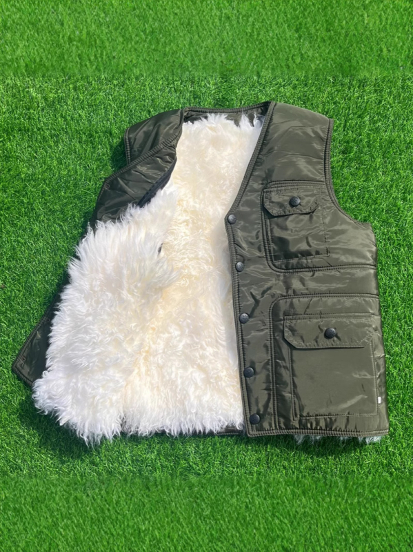 Gyapjú mellény pamut töltettel - V-nyakú, csíkos mintázat, fleece bélés