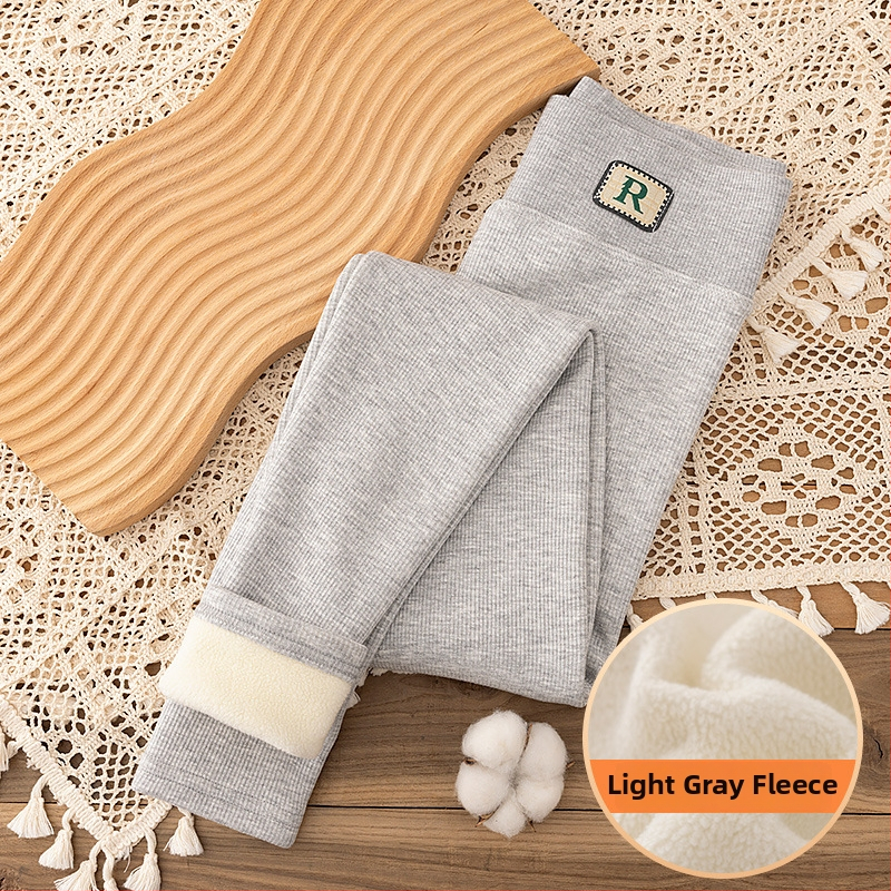 Fliisiga vooderdatud leggingid, kõrge vöökoht, lühike lõige, paksud ja soojad, viskoosist kootud