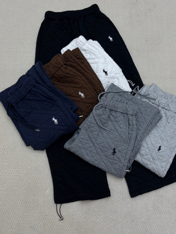 Pamut nadrág elasztikus derekú, laza szabású, vast anyag (90-95% pamut; töltő pamut 80-90%; tél 2025)