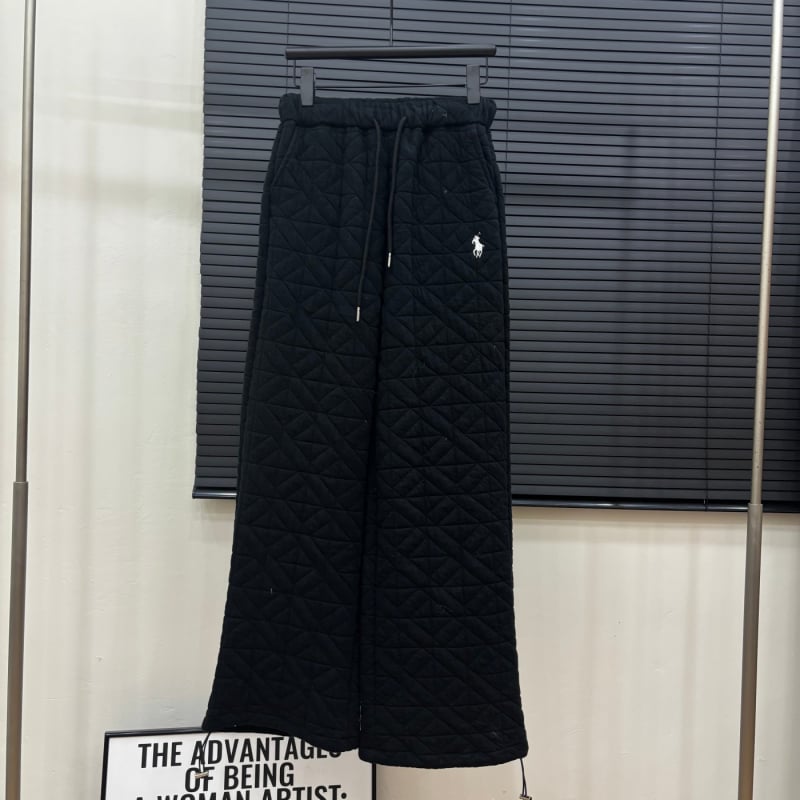 Pamut nadrág elasztikus derekú, laza szabású, vast anyag (90-95% pamut; töltő pamut 80-90%; tél 2025)