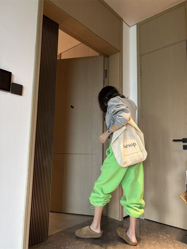 Flis jogger hlače s vezicama na manšetama, srednji pojas, debeli zimski stil, ležeran kroj, japansko-korejski stil za odmor