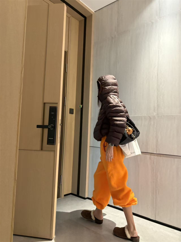 Flis jogger hlače s vezicama na manšetama, srednji pojas, debeli zimski stil, ležeran kroj, japansko-korejski stil za odmor