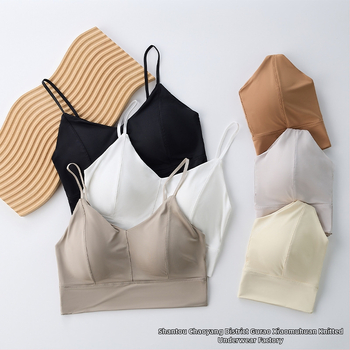 Bez plecu top no ice silk auduma, galvenais materiāls neilons 80–90%, pilns kauss, kausa forma: augšējā plāna / apakšējā bieza, korejiešu stila aizmugures dizains, elpojošs un ērts