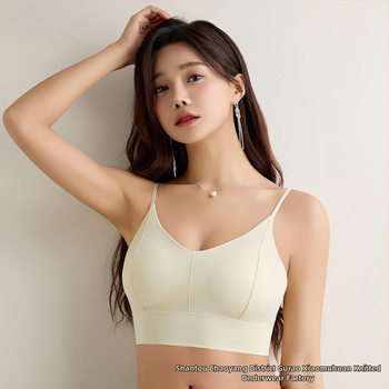 Bez plecu top no ice silk auduma, galvenais materiāls neilons 80–90%, pilns kauss, kausa forma: augšējā plāna / apakšējā bieza, korejiešu stila aizmugures dizains, elpojošs un ērts