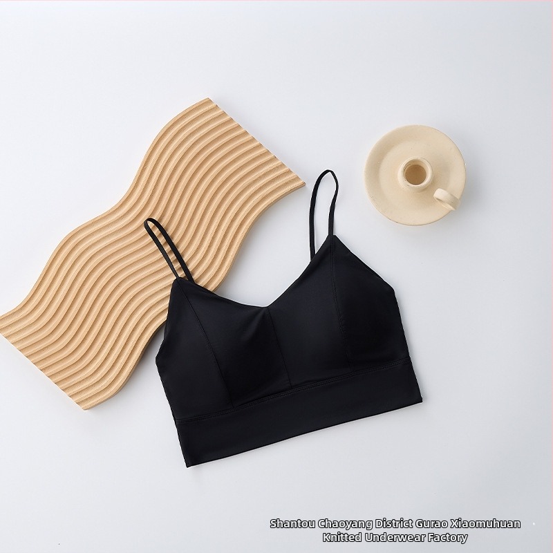 Bez plecu top no ice silk auduma, galvenais materiāls neilons 80–90%, pilns kauss, kausa forma: augšējā plāna / apakšējā bieza, korejiešu stila aizmugures dizains, elpojošs un ērts