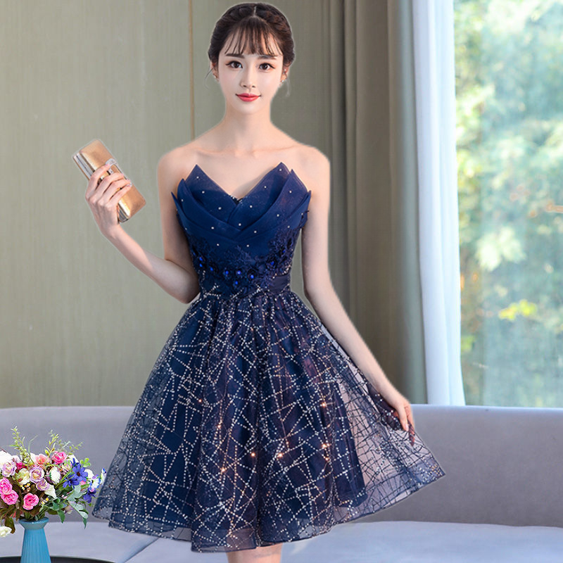 Trumpos vakarinės suknelės, pečių atidengimas, chenille-spandex mišinys, trumpas sijonas, 2024 m. pavasaris