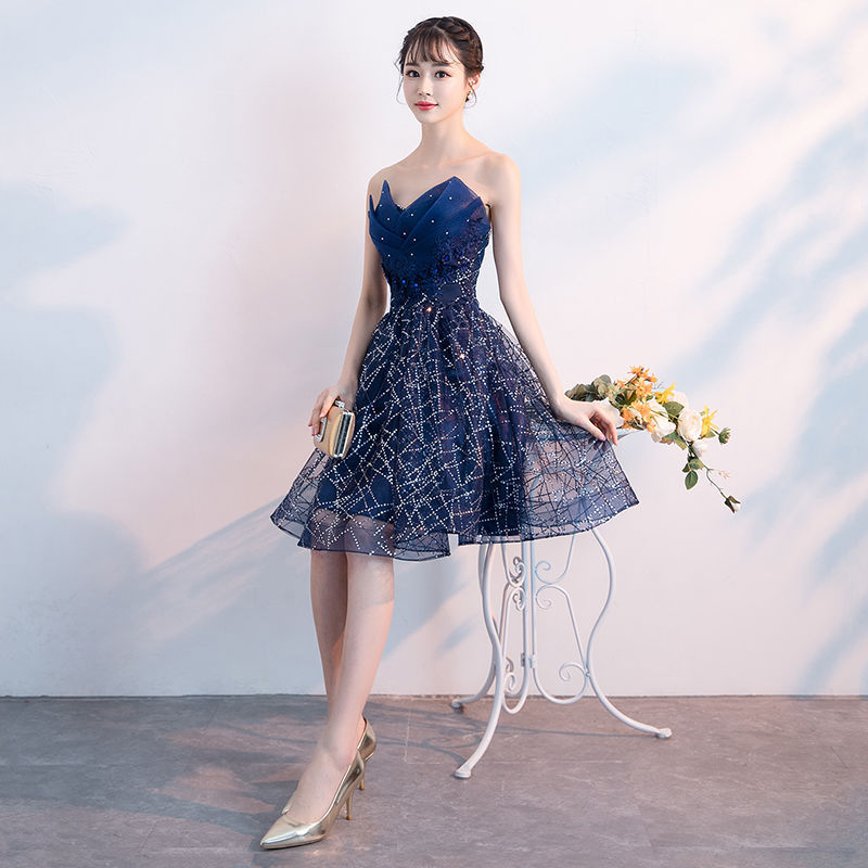 Trumpos vakarinės suknelės, pečių atidengimas, chenille-spandex mišinys, trumpas sijonas, 2024 m. pavasaris