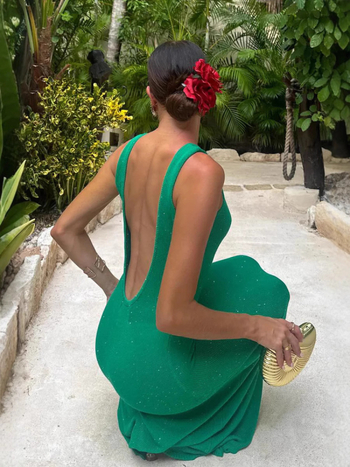 Suknelė - poliesteris, vienos spalvos, be rankovių, be apykaklės, ilga