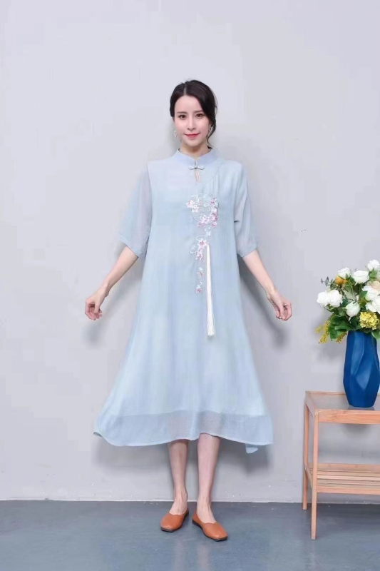 Etninio stiliaus vintage šifono midi suknelė su siuvinėjimu, mygtukinis apykaklė, 3/4 rankovės, laisvas liemuo