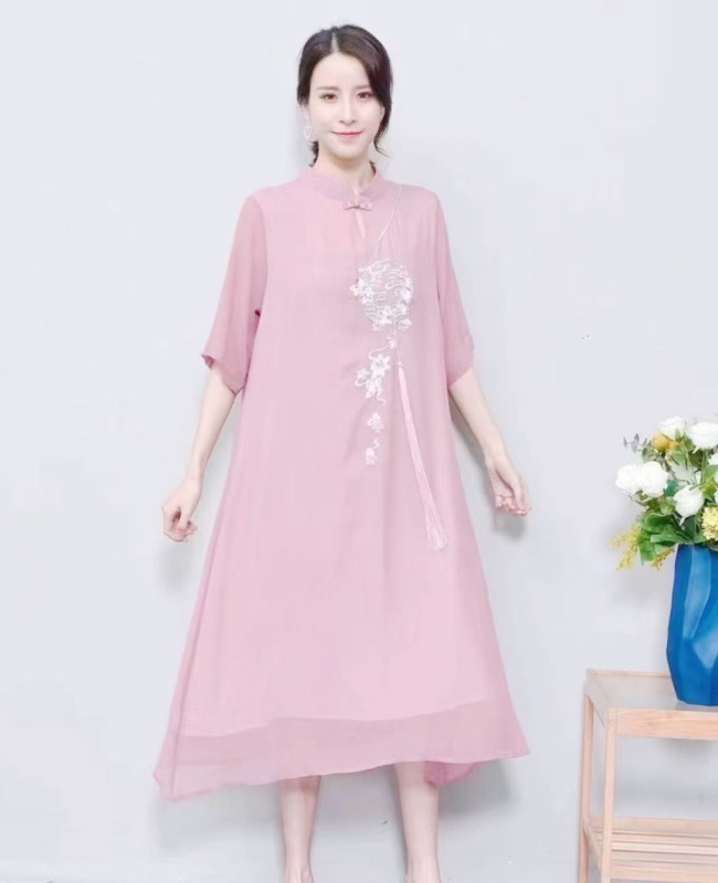 Etninio stiliaus vintage šifono midi suknelė su siuvinėjimu, mygtukinis apykaklė, 3/4 rankovės, laisvas liemuo