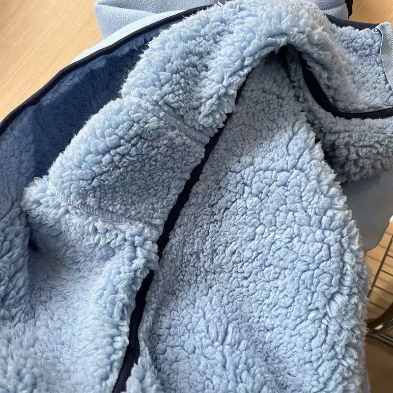 Sievietēm paredzēta fleece jaka – kapucēta kardigans ar dubulto samta oderi, papildu siltums, kontrasts raksts