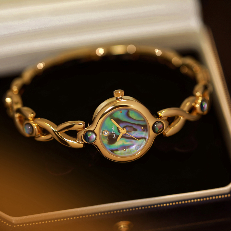 Óra francia retro stílusú tojás alakú számlappal, abalonos díszítéssel; kvarc mozgás (Szingapúr; FA1888/377), 30m vízállóság, tokozás ötvözetből, szíj ötvözetből