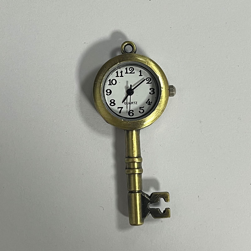 Kišeninis laikrodis – pakabukas: kvarcinis mechanizmas, Huachen, titano lydinio korpusas, apvalus cifernik, rodyklės ir skaitmenys