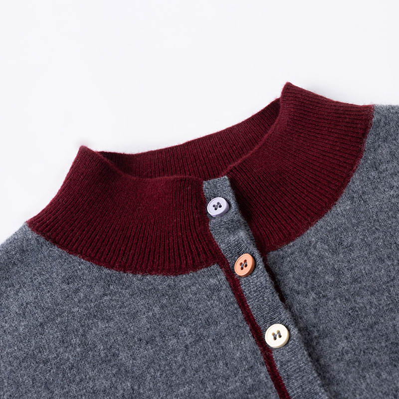 Sieviešu vilnas džemperis, īss garums, brīvs piegriezums, garas piedurknes, izšuvums, 95% vilna, Rudens 2025