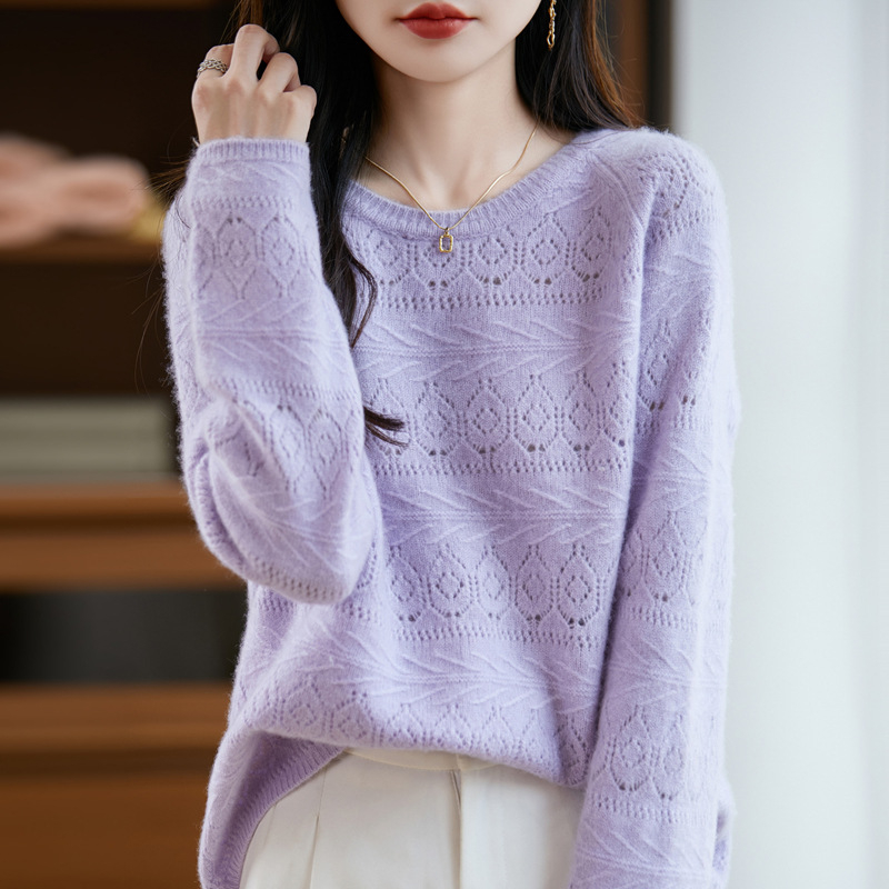 Sieviešu vilnas adījums ar atvērtu rakstu, brīvs siluets, garas piedurknes, bez kakla, etniski literārais retro stils, 95%+ vilna, vidēja biezums