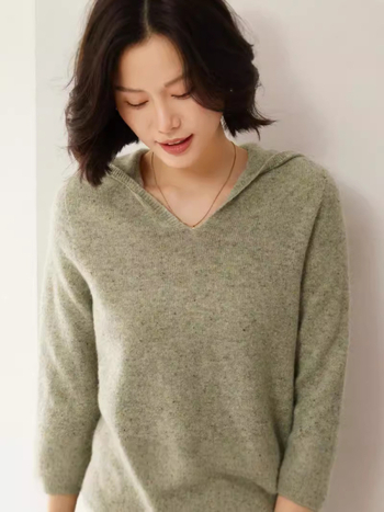 Sieviešu vilnas kapucējs džemperis, Mercerized vilna 95%+, garas piedurknes, regulāra piegrieziena