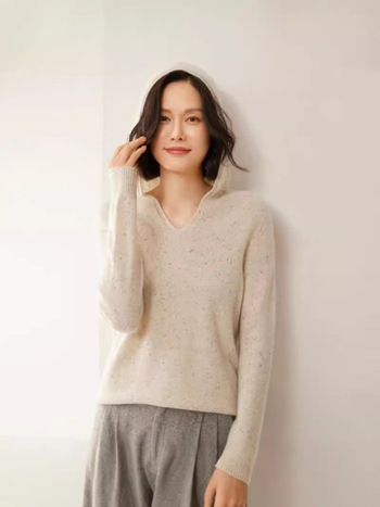 Sieviešu vilnas kapucējs džemperis, Mercerized vilna 95%+, garas piedurknes, regulāra piegrieziena