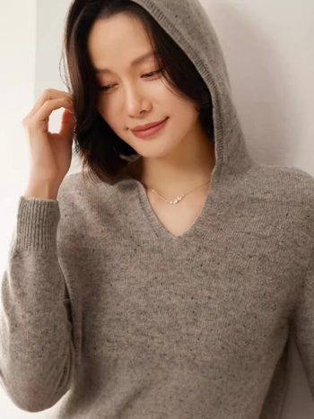 Sieviešu vilnas kapucējs džemperis, Mercerized vilna 95%+, garas piedurknes, regulāra piegrieziena