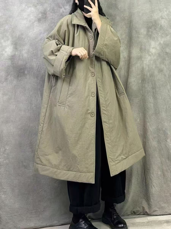 Medvilninis švarkas su užpildymu, ilgas, laisvas kirpimo linija, polo apykaklė, priekinė sagos su sagtimis